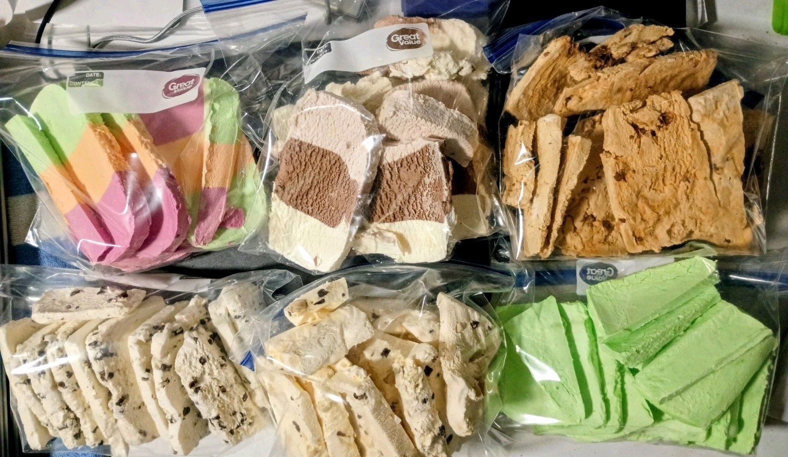 Cosmic Candy Freeze Dried mixed pack vanilla/strawberry  Ice Cream 2.5 Oz Bag