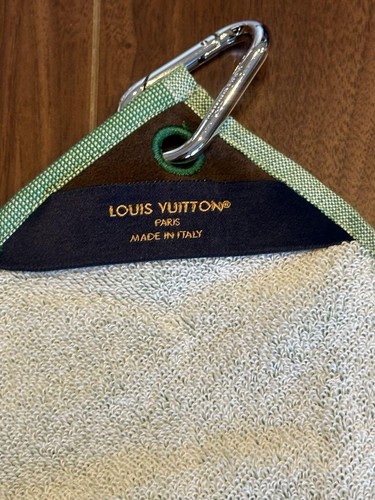 LOUIS VUITTON Golf Towel Green White 40 cm x 40 cm Luxury Sports Accessory - Picture 5 of 12