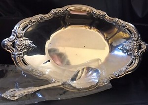 Onieda community silverplate 2pc tray and serving spoon