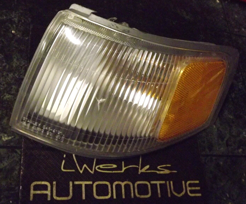 96-98 OEM Mazda MPV Stanley conjunto de luces de esquina delanteras del lado del conductor 041-4121 DV8 Foto 2 de 4