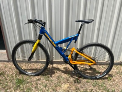 CANNONDALE “Rare & Collectible” Super V 2000 Full Suspension CANNONDALE “Rare & Collectible” Super V 2000 Full Suspension