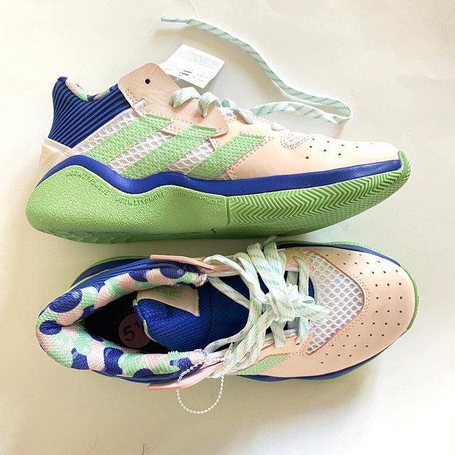 pink basketball shoes youth