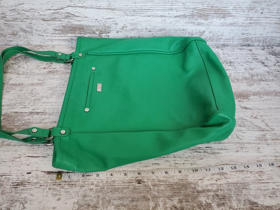 Bolso de Mano Jewell by Thirty One Gatsby’s Verde Imitación Cuero Guijarro Cartera de Hombro Foto 2 de 4