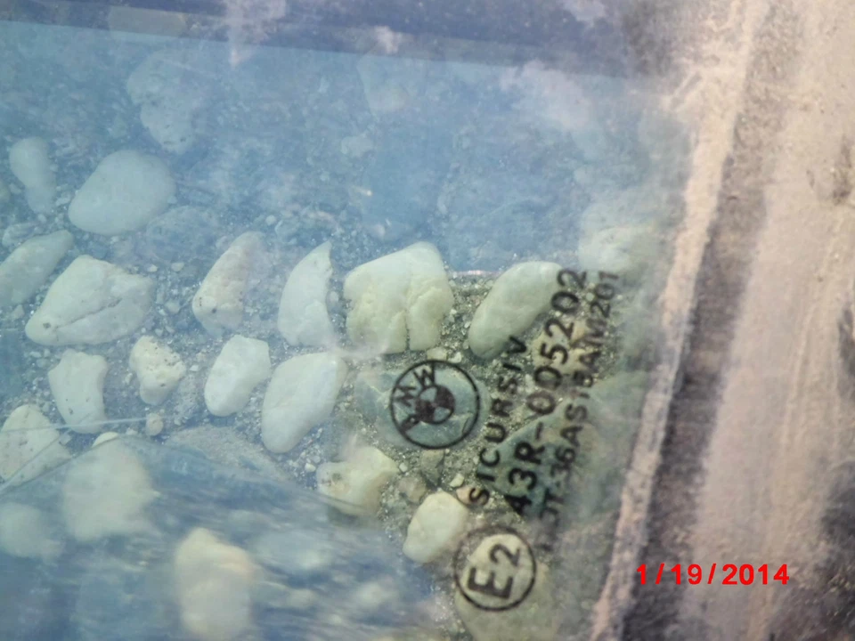 1995-2001 BMW E38 740i 740iL 750iL door quater double glass (break resistant) RH - Image 2 of 3