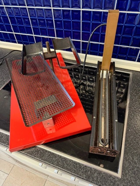 Traditioneller orig. Schweizer-Profi-Raclette-Grill für bis zu 2 halbe Käselaibe - Bild 3 von 3