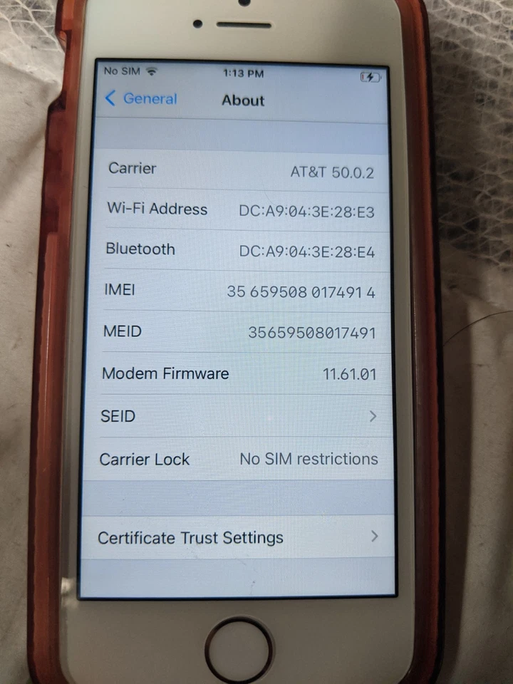 iPhone SE 2016 1st gen EXCELLENT 32GB UNLOCKED Rose Gold - Image 3 of 4