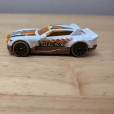 Hot Wheels/Mattel 2017 Rally Cat Car