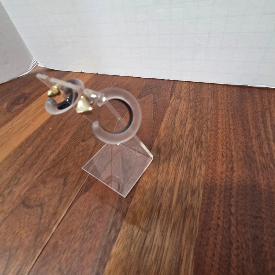 Pendientes de aro abierto Alexis Bittar gris lucite Foto 3 de 4