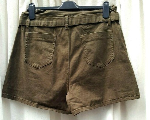 Size 16, khaki, belted thick cotton utility shorts by BooHoo - Picture 2 of 4