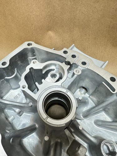 Kawasaki Crankcase Cover 49015-7064 Superseded to 49015-6260 - Picture 17 of 18