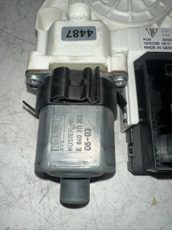 Двигатель стеклоподъемника правый для Porsche 911 Boxster Cayman 99762418203 от оригинального производителя б/у - Изображение 2 из 4