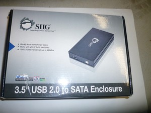 SIIG 3.5 USB  2.0 to SATA Enclosure   NEW