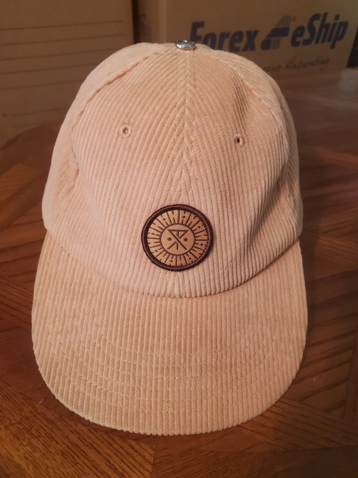 Roark safe camp 6 panel corduroy hat Brown leather strap
Opens in a new window or tab