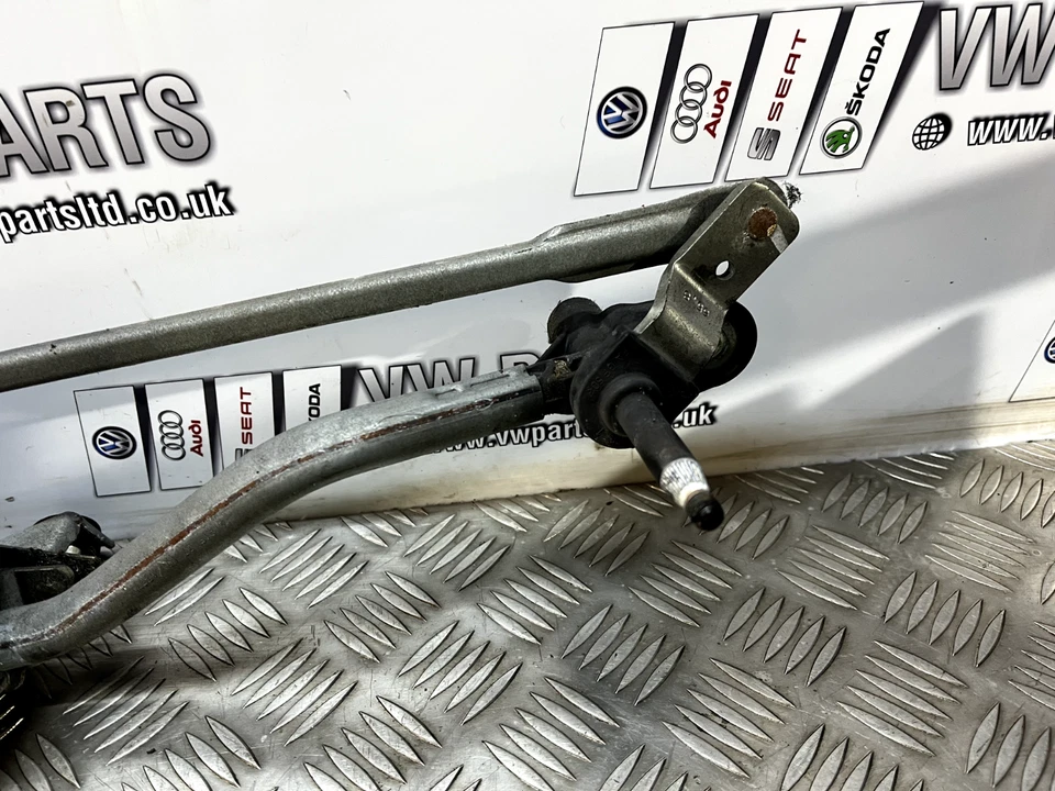 AUDI A5 CONVERTIBLE MK1 FRONT WINDOW WIPER MOTOR W/LINKAGE 8F2955119 2011-2016 - Image 2 of 4