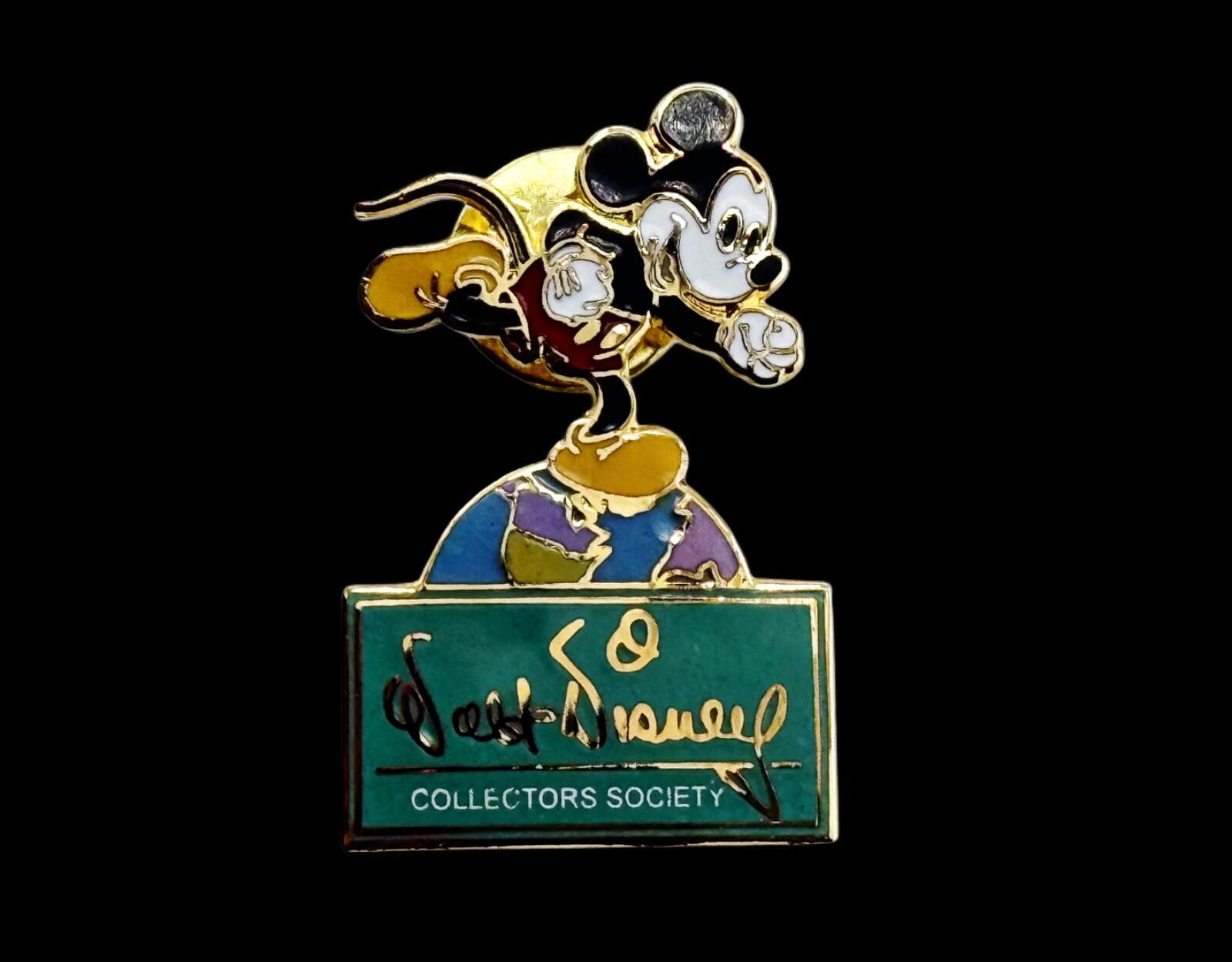 WDCC Disney Collectors Society 2000 Mickey on World Pin