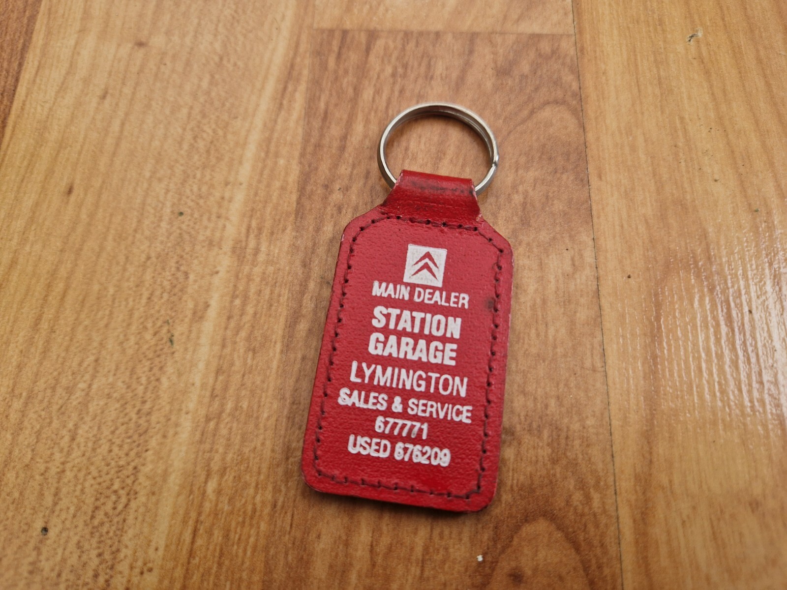 GENUINE VINTAGE STATION GARAGE LYMINGTON CAR DEALERSHIP KEYCHAIN KEYRING