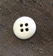 DILL BUTTONS #180090 WHITE ROUND--4 HOLE--14MM--25 PIECES