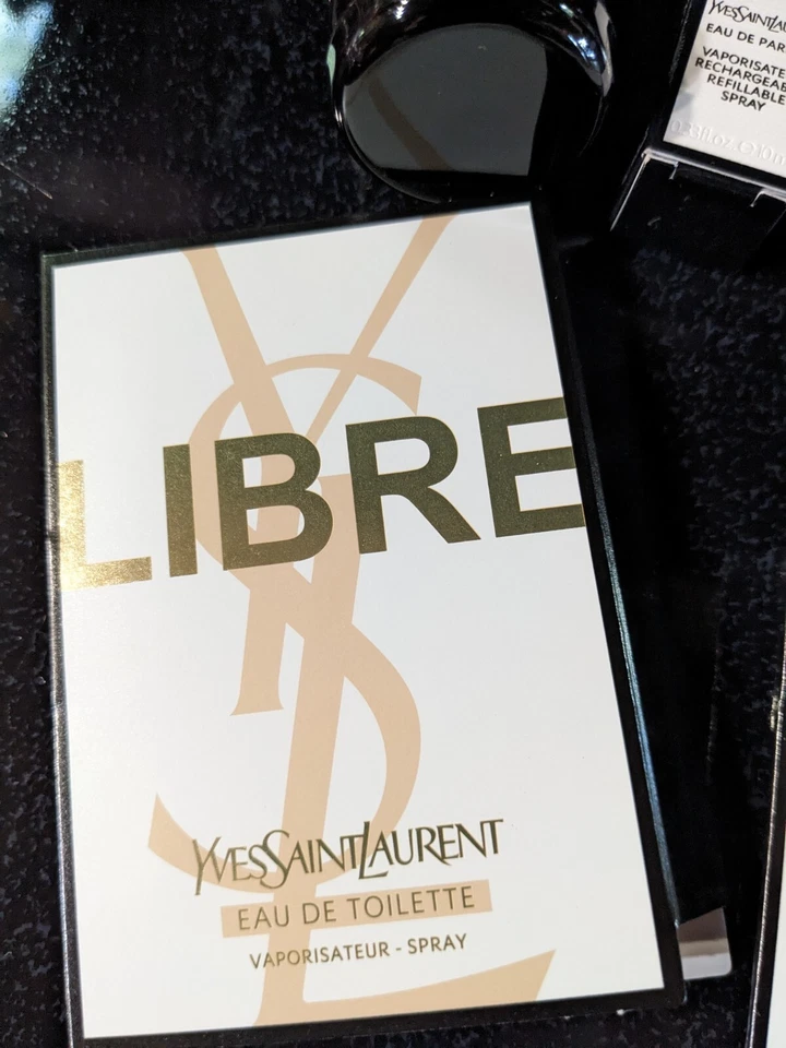 Yves Saint Laurent Libre 5 piezas, 0,33 fl oz spray de viaje, bálsamo corporal, virales y bolsa Foto 4 de 4