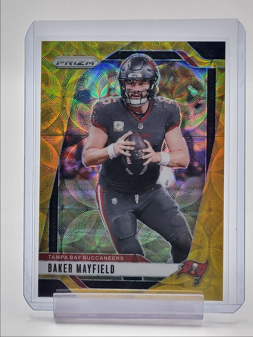 BAKER MAYFIELD 2024 PANINI PRIZM GOLD CHOICE BUCCANEERS /10 Q3549