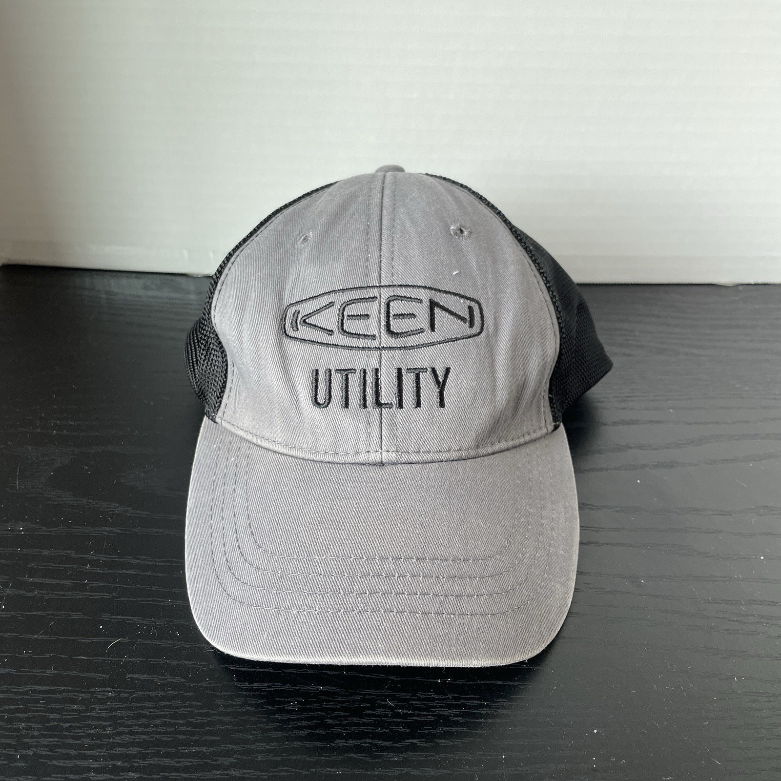 Cappello berretto a sfera Keen Utility grigio cinturino regolabile posteriore
