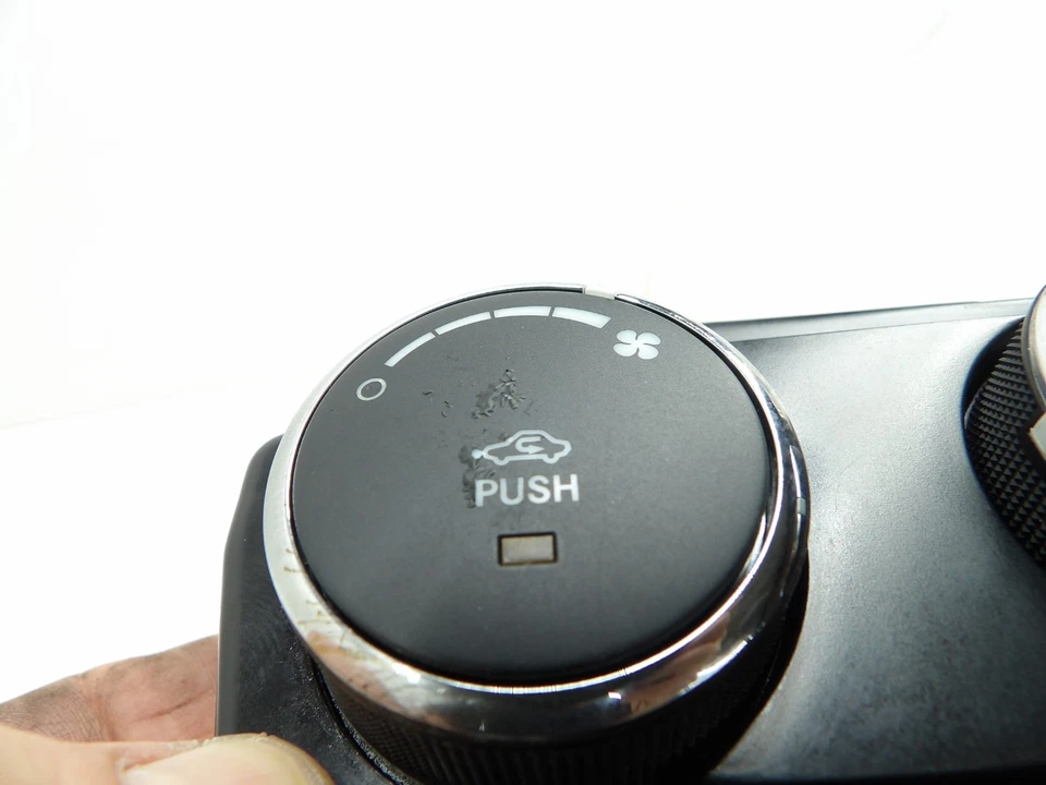 Dodge Ram 1500 2500 3500 2009-2012 unidad de módulo de control de clima de calefacción de aire acondicionado Foto 4 de 4