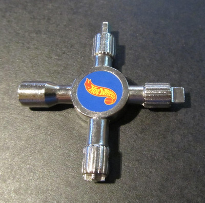 HOT WHEELS AUTO MECHANIX 4-WEGE MULTI TOOL LUG INBUSSCHLÜSSEL SECHSKANTMUTTER SCHRAUBENDREHER X