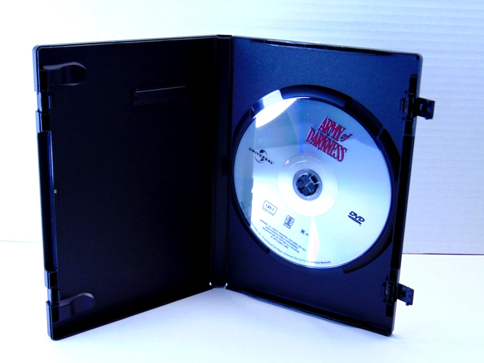 Army of Darkness (DVD, 1998, Widescreen) - Image 2 of 2