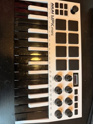 AKAI MPK Mini Midi Keyboard Controller (Missing Cable)