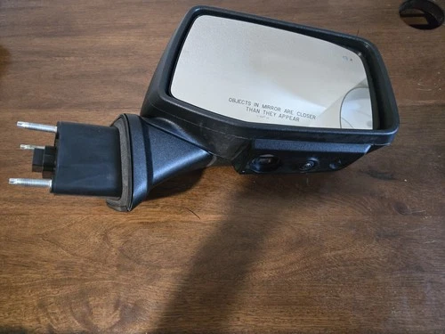 Used 2024-2025 Silverado Genuine GM Mirror Assembly Part # 86588335