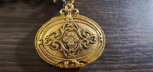 Cameo Necklace - Picture 5 of 8