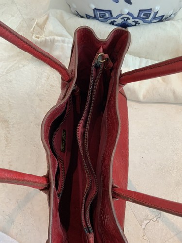 Miu Miu Leder Handtasche Schultertasche rot authentisch 17" x 12" gebraucht, in einwandfreiem Zustand - Bild 6 von 9