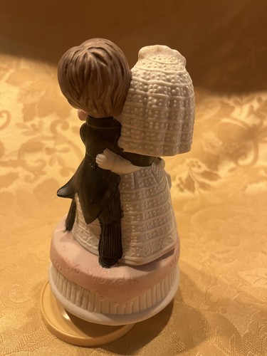 Vintage Bride And Groom Music Box Figurine 7 in Tall - Works Great - Picture 2 of 2