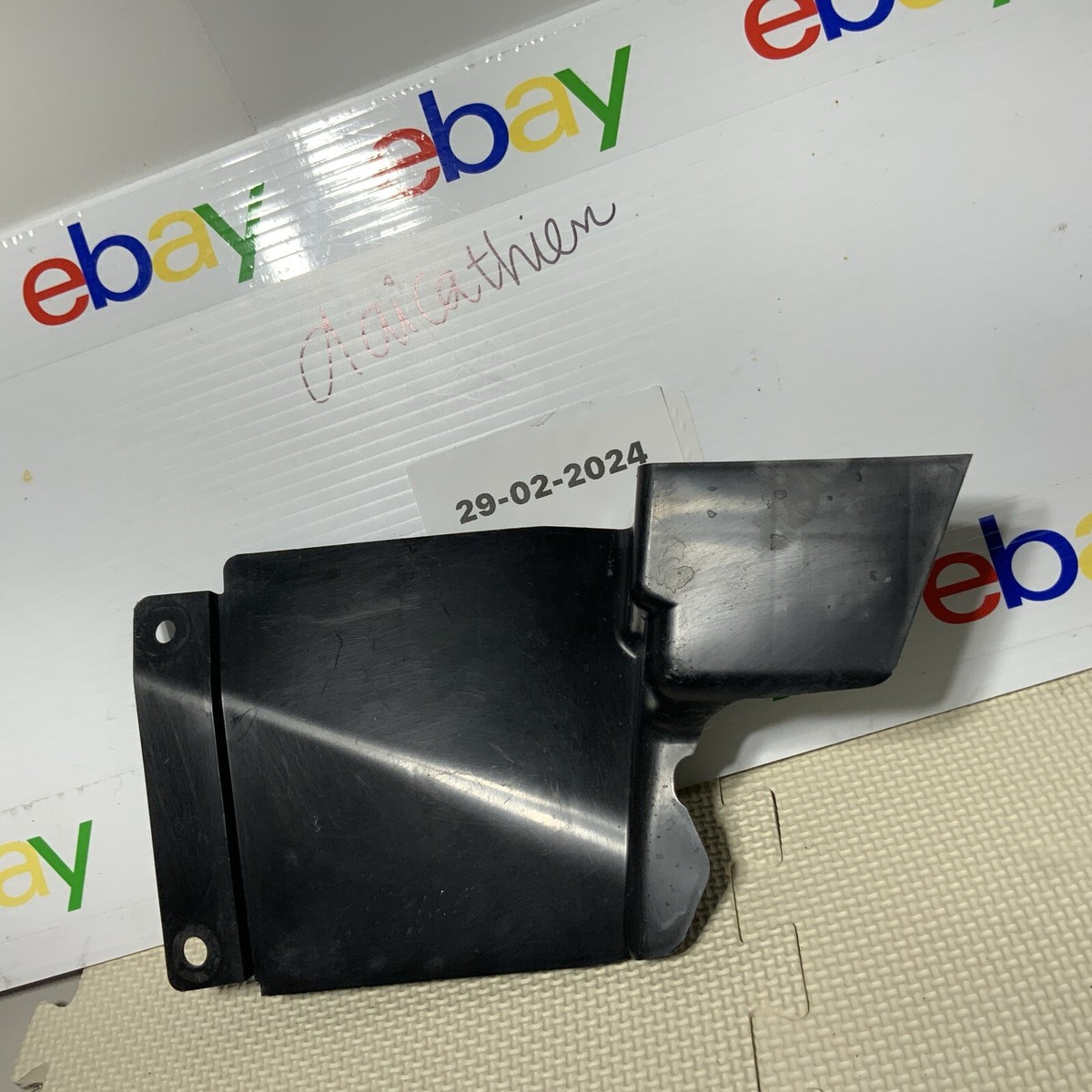 2021-2024 NISSAN KICKS REAR RIGHT AIR DRAFTER GUARD SHIELD COVER