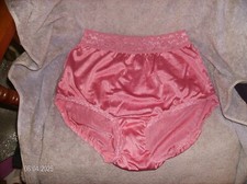 VINTAGE NEW HANES PINK NYLON SHINY PANTIES SIZE 7 W/ COTTON CROTCH LACE WAIST