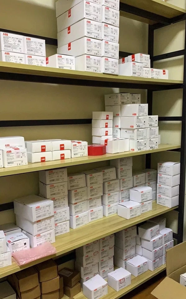 1PCS FUJIKIN FUFL-715-6.35-2 VALVE NEW IN BOX . DHL/UPS/FEDEX - Image 4 of 4