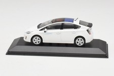PRIUS001 Toyota Prius Super White Minichamps 1/43