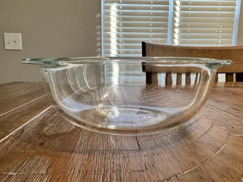 Vintage Pyrex item in the image is a 1-quart (1qt) clear glass dish Model C-26