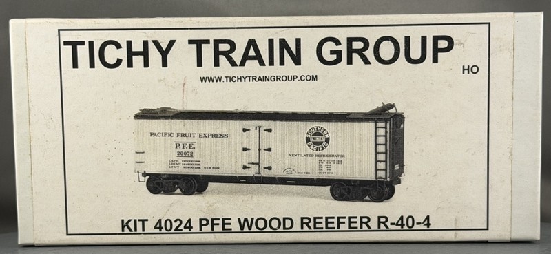 Tichy Train Group - Undecorated - 40' PFE Wood Reefer - Kit # 4024