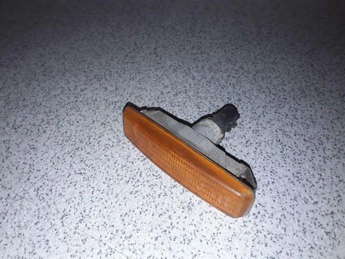 BMW 5 E39 Kotflügelblinker vorne rechts 8360589 2.50 Petrol 125kw 2000 33749086