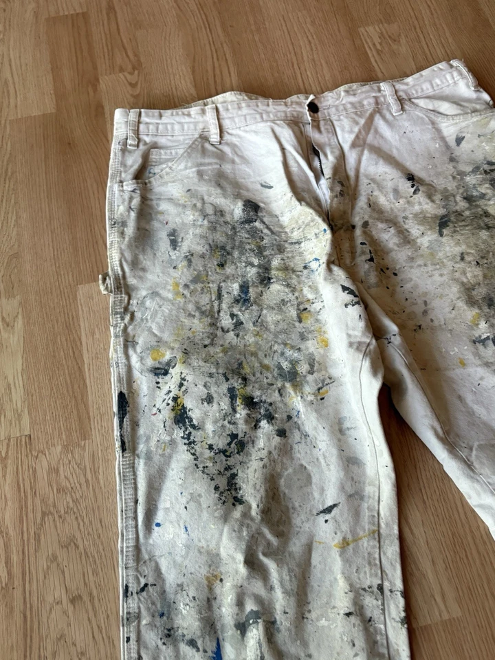 Pantalones de carpintero Dickies Sherwin Williams de colección con salpicaduras de pintura blanca Foto 2 de 4