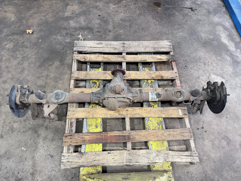 Ford Mustang 2005-2010 4,0 L V6 diferencial trasero eje soporte montaje OEM Foto 3 de 4