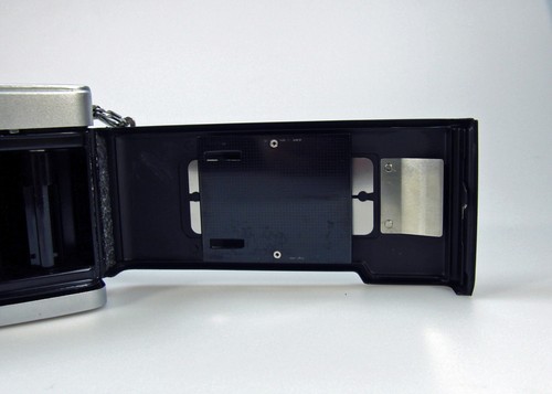 Used / Olympus Trip 35 35mm film Camera / 40mm f/2.8 - Picture 14 of 23