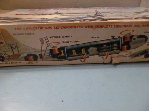 VINTAGE MPC 1/72 B-29 SUPERFORTRESS #2500 - Picture 2 of 5