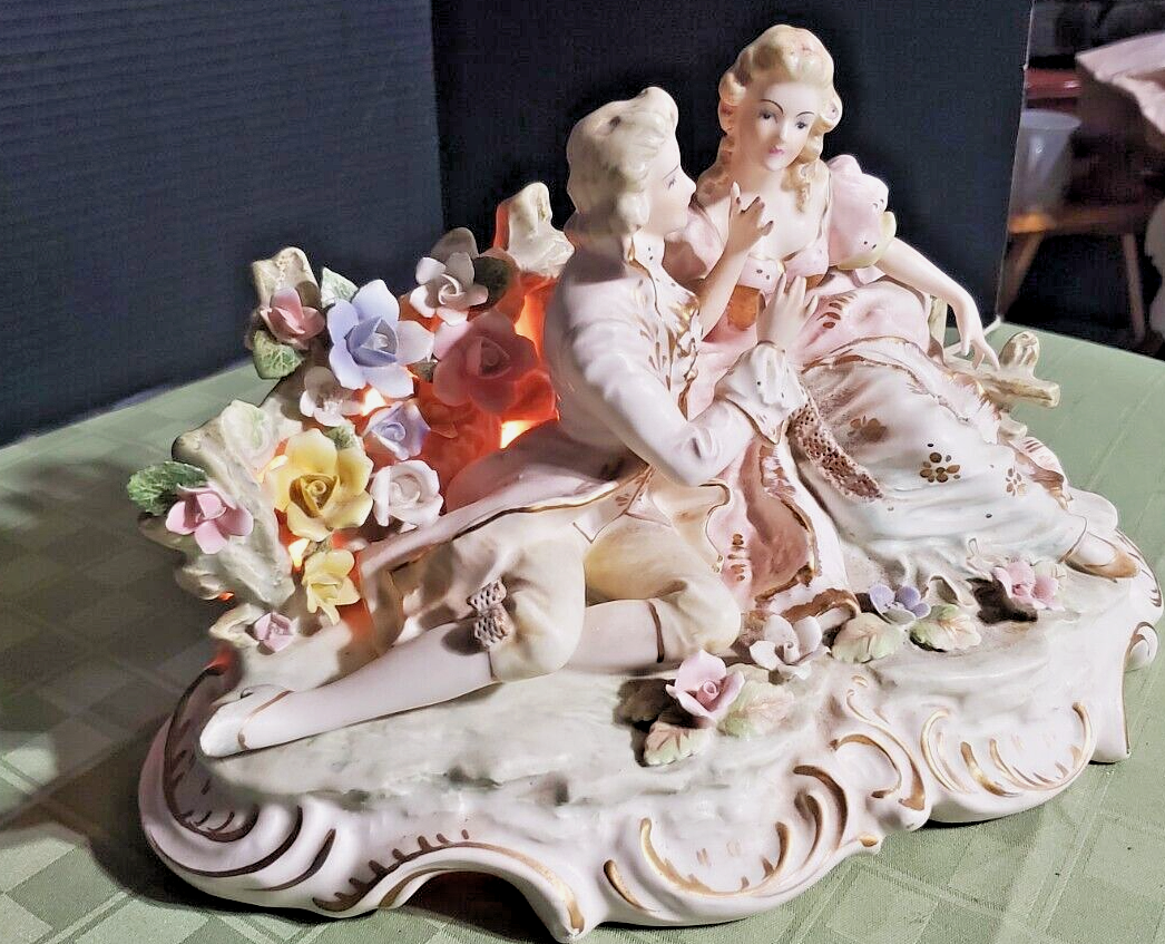 ［美品レア］Lovepedal / Englishwoman Lenwile Ardalt Victorian Couple Vintage Figurine Porcelain Lamp