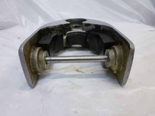 1983 SUZUKI DT75TCLD 75HP LOWER MOUNTING BRACKET 54210-95201-02M OUTBOARD MOTOR - Foto 5 di 8