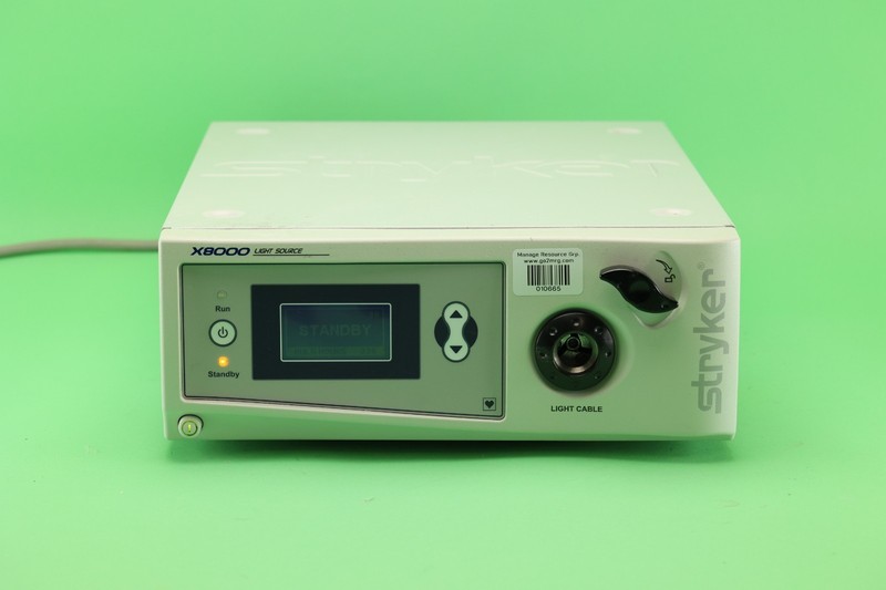 Stryker Model X8000 Light Source 220200000 226 Bulb Hours MRG10665