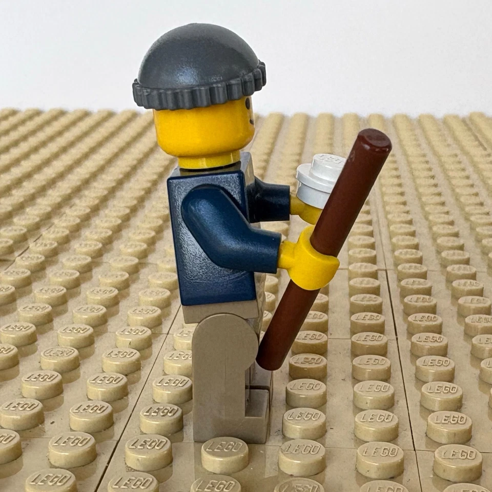 LEGO Creator Detective's Office: Pool Player STICK, CUE BALL twn219, 10246, 2015 - Image 2 of 4