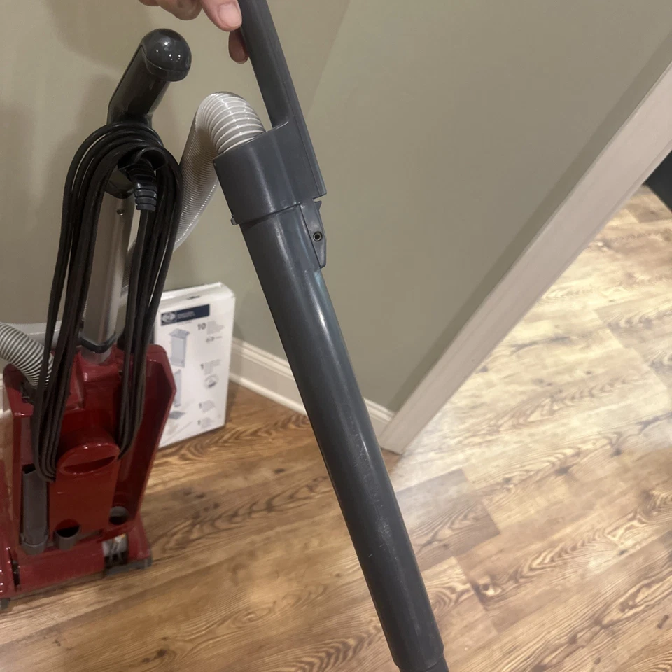 Sebo X4 Extra Red Upright Vacuum Cleaner Automatic And 7 Bags - Image 4 of 4