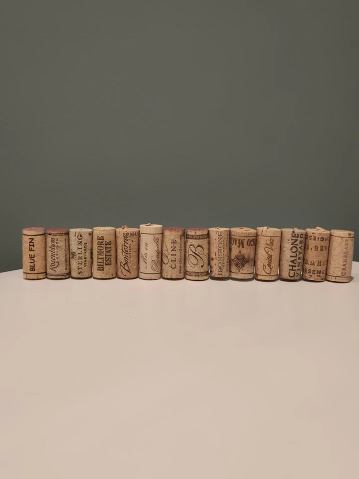 Tablón de anuncios de corcho de vino hecho a mano, tarjetero de Navidad, exhibición de arte para niños Foto 4 de 4