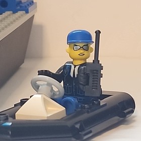 LEGO 4669 - Turbo-Charged Police Boat With Figure - Incomplete